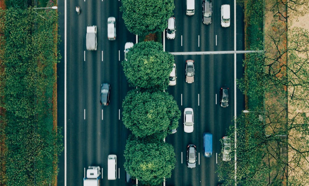 Fra 2030 skal alle nye biler i Washington være elektriske. Foto: CHUTTERSNAP on Unsplash