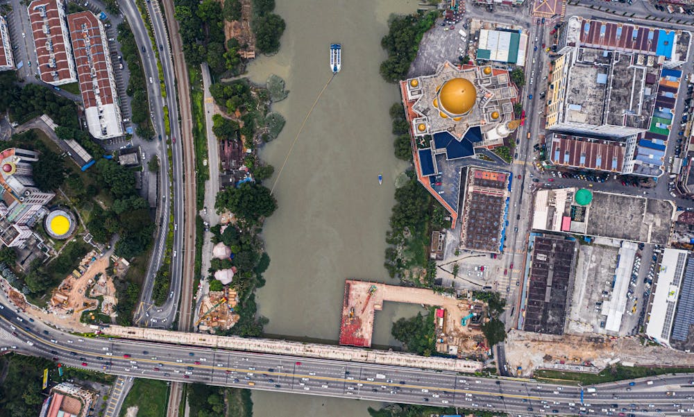 Interceptor™ 002 på Klang floden, Selangor, Malaysia. Foto: The Ocean Cleanup
