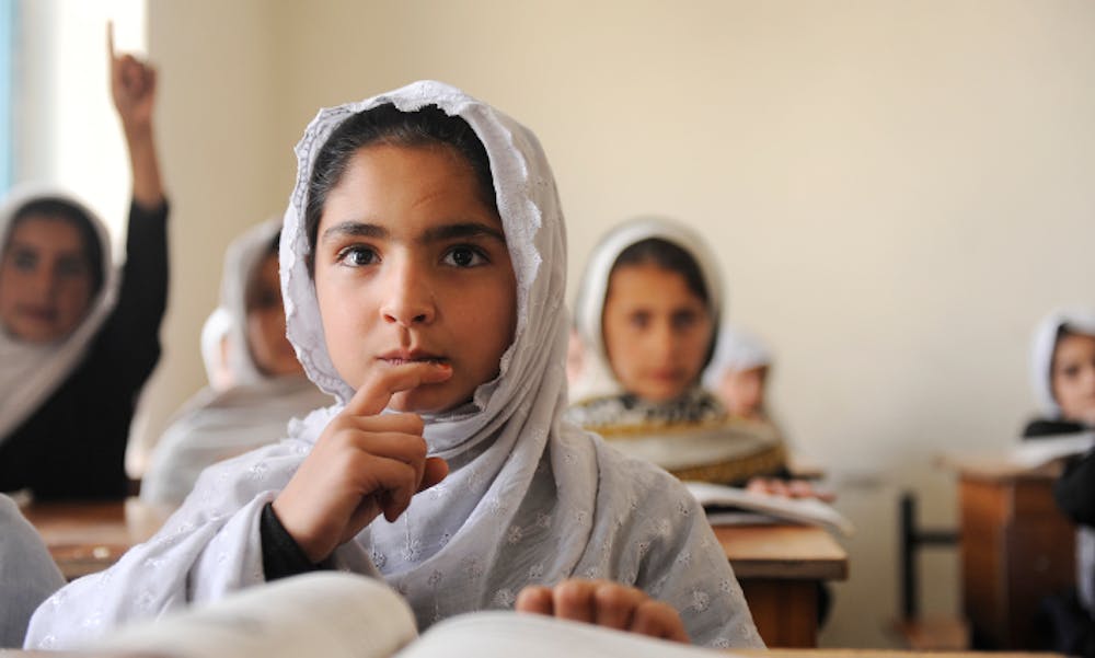Elever i Ayno Meena-skolen i Kandahar, Afghanistan. Foto: CCBY Jawad Jalali / World Bank